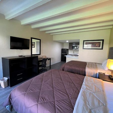 James River Inn & Suites Newport News Extérieur photo