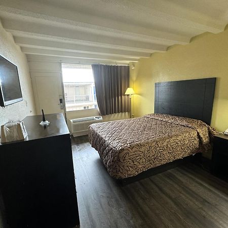 James River Inn & Suites Newport News Extérieur photo