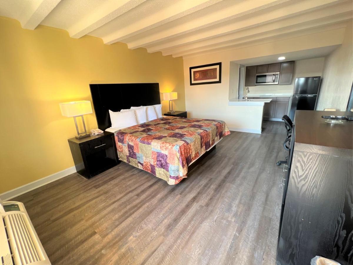 James River Inn & Suites Newport News Extérieur photo