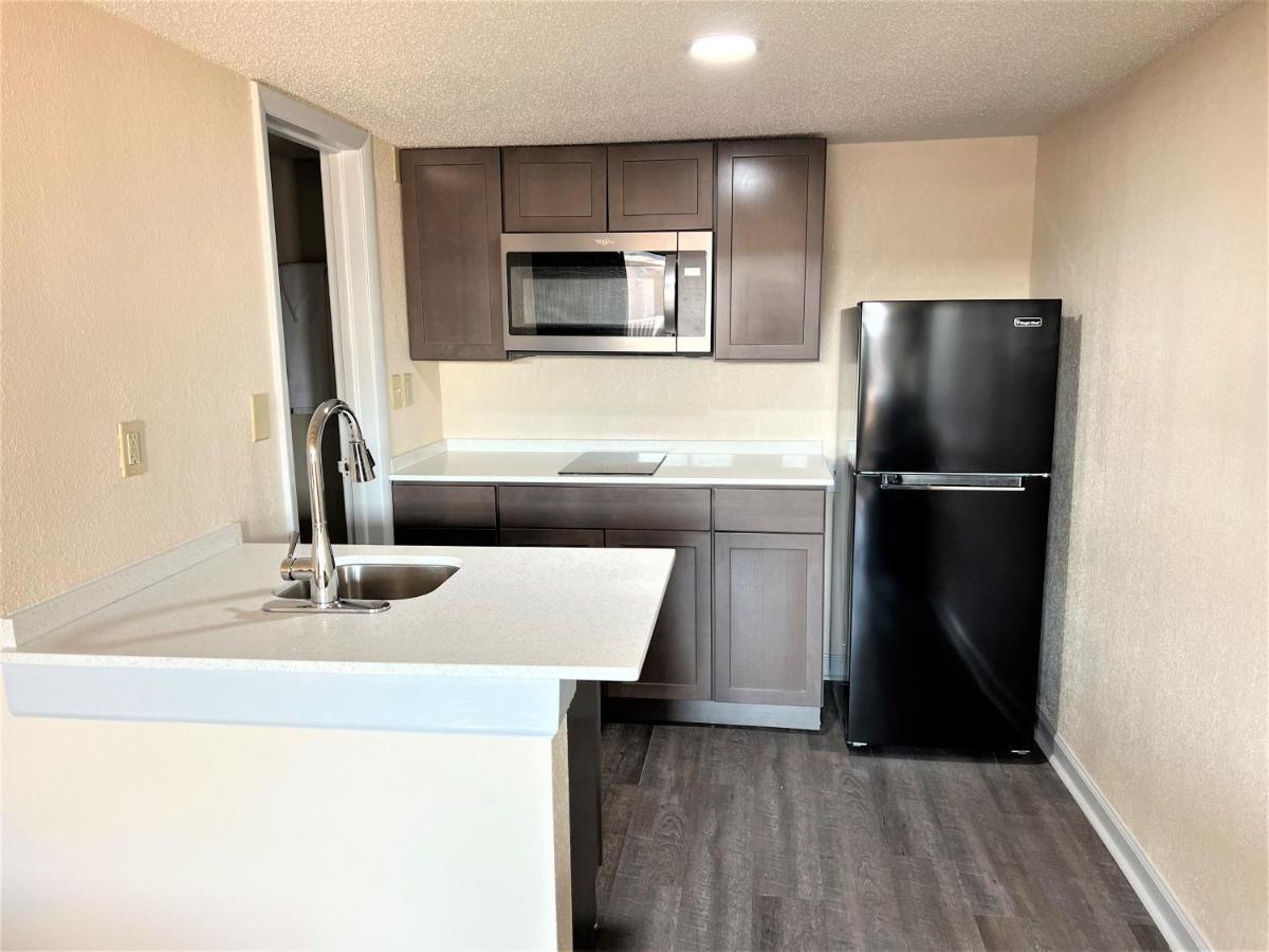 James River Inn & Suites Newport News Extérieur photo