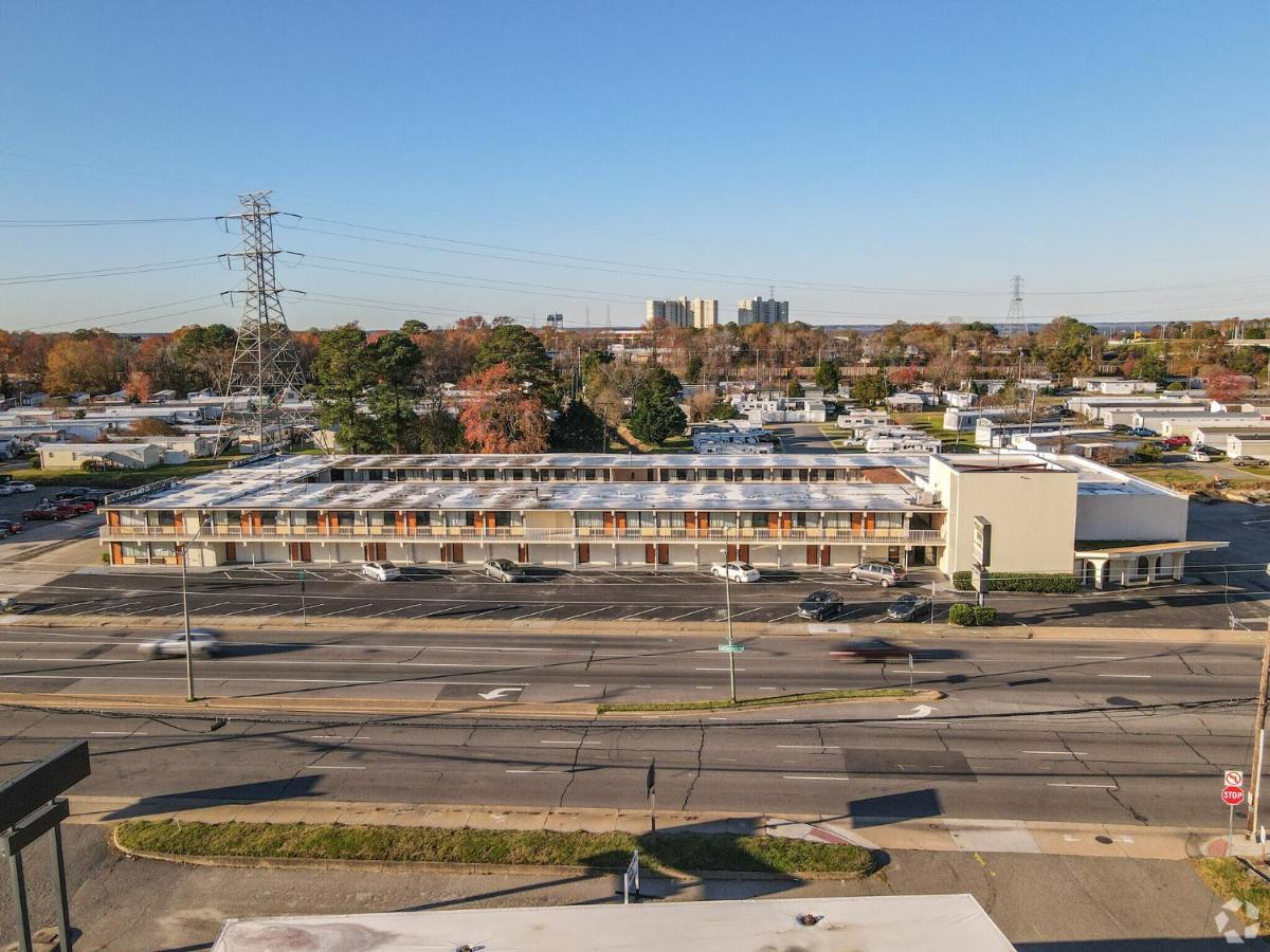 James River Inn & Suites Newport News Extérieur photo