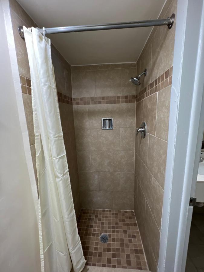 James River Inn & Suites Newport News Extérieur photo