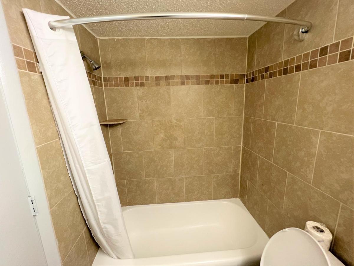 James River Inn & Suites Newport News Extérieur photo