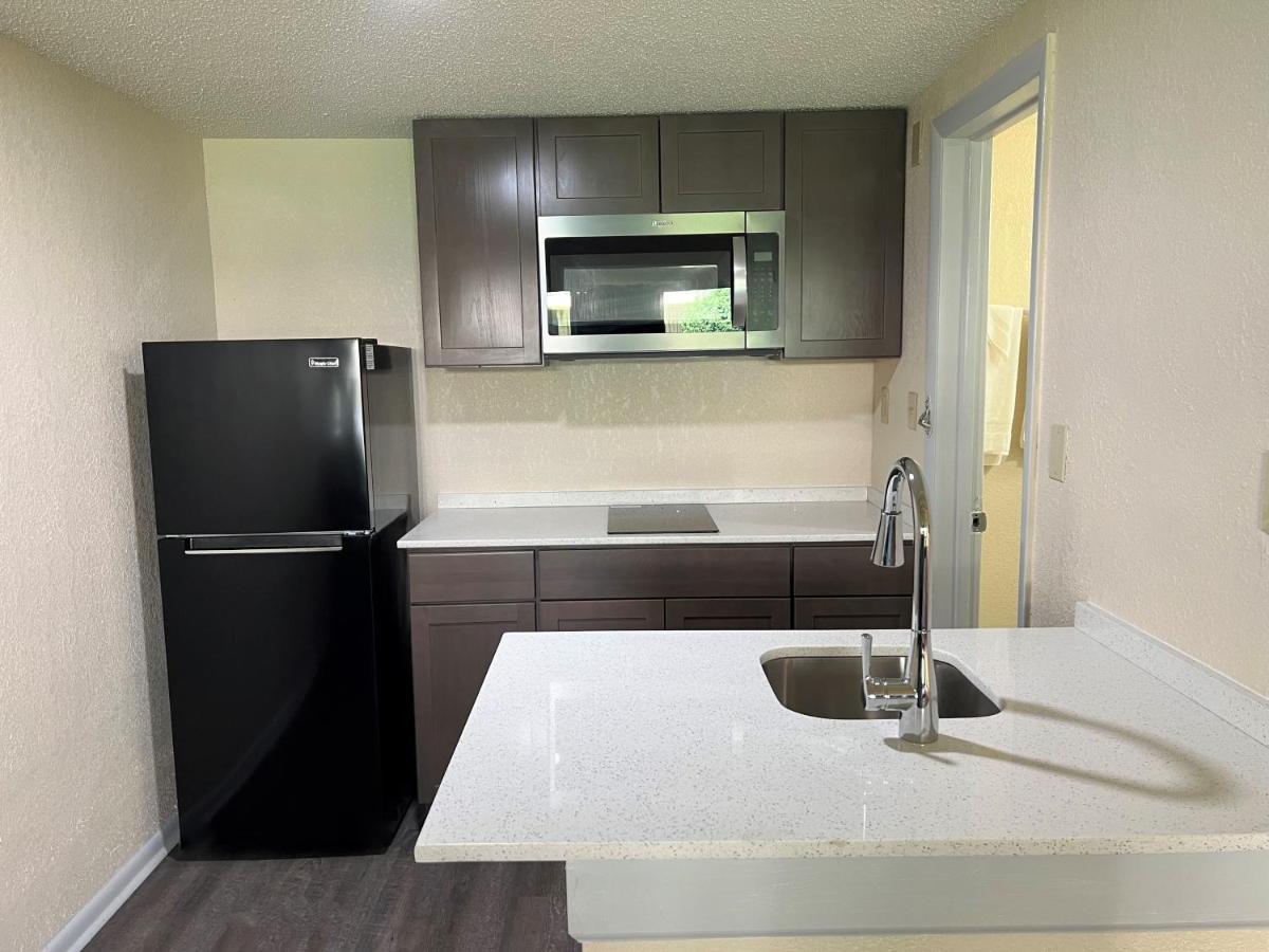 James River Inn & Suites Newport News Extérieur photo