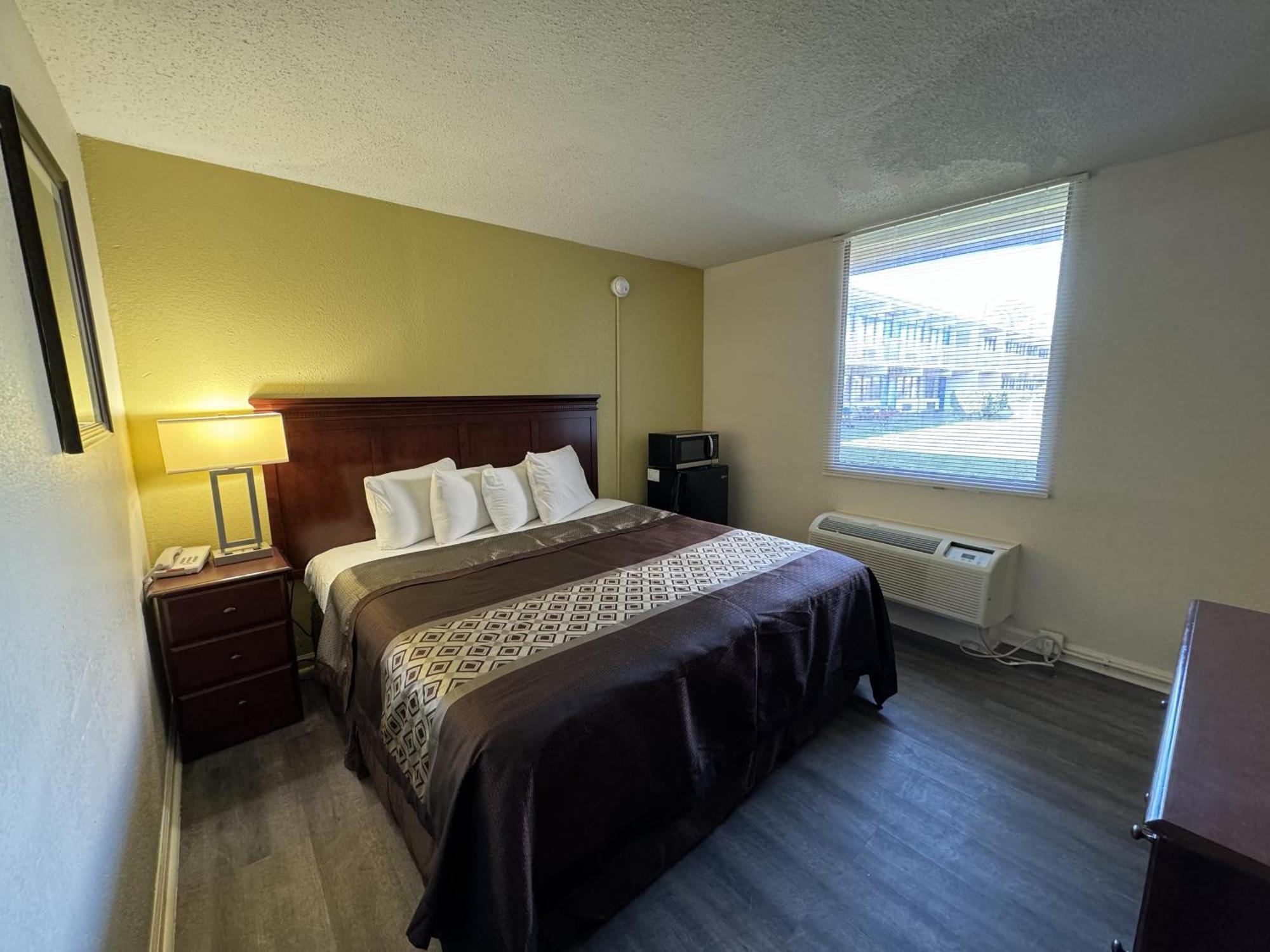 James River Inn & Suites Newport News Extérieur photo